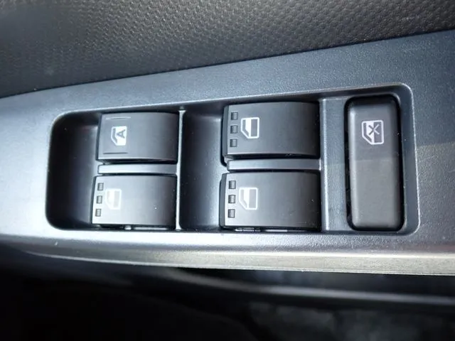 ミラ　イース（ダイハツ）の車両写真