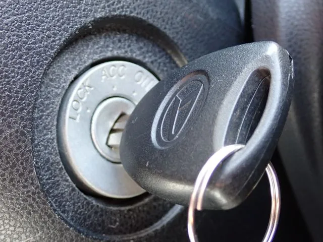 ミラ　イース（ダイハツ）の車両写真