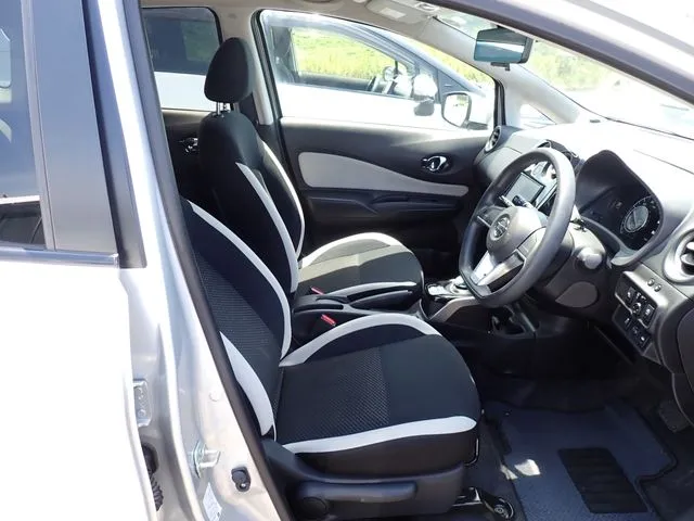 ノート（ニッサン）の車両写真