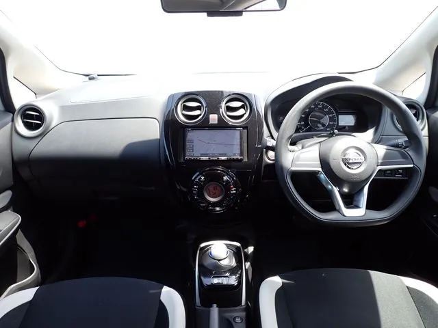 ノート（ニッサン）の車両写真