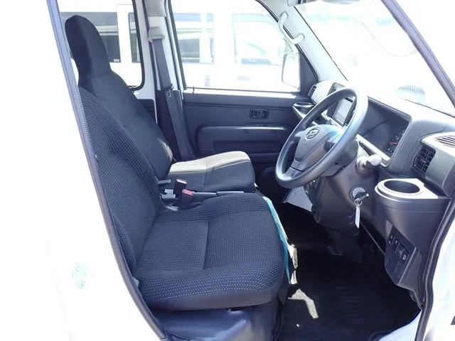 ハイゼットカーゴ（ダイハツ）の車両写真