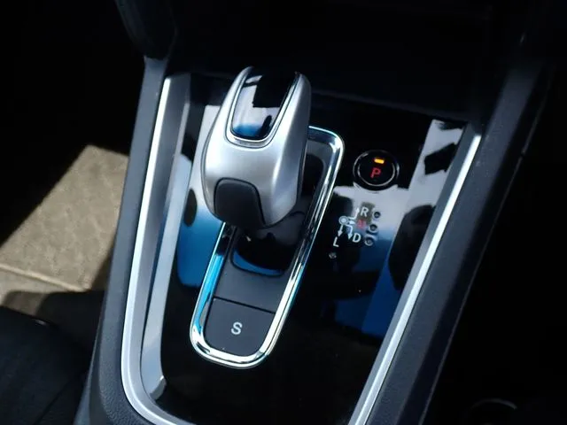 シャトル　ハイブリッド（ホンダ）の車両写真