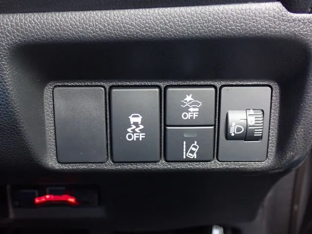 シャトル　ハイブリッド（ホンダ）の車両写真