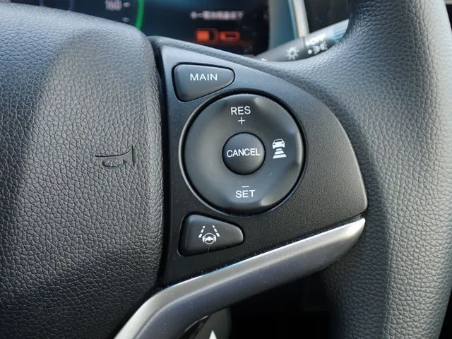 シャトル　ハイブリッド（ホンダ）の車両写真