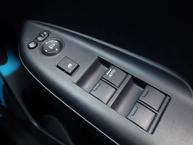 シャトル　ハイブリッド（ホンダ）の車両写真