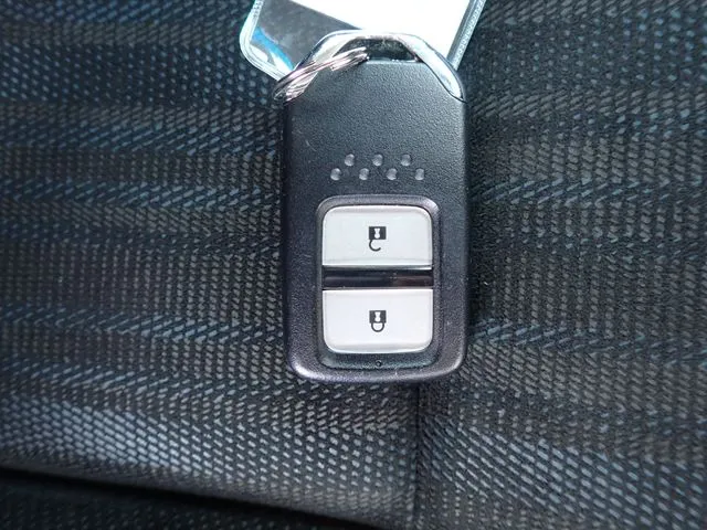 シャトル　ハイブリッド（ホンダ）の車両写真