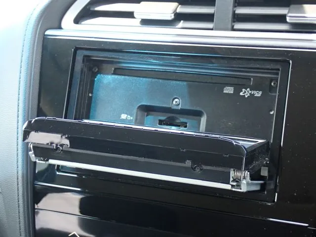 シャトル　ハイブリッド（ホンダ）の車両写真