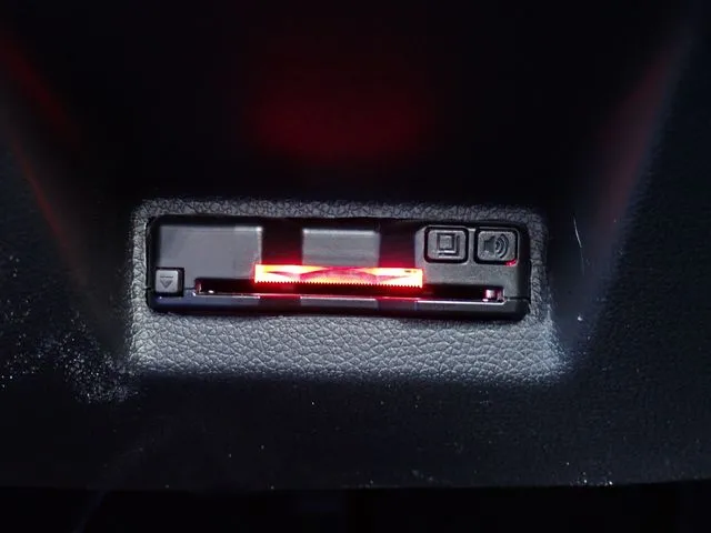 シャトル　ハイブリッド（ホンダ）の車両写真