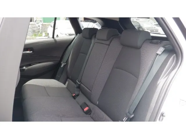 カローラ ツーリング ハイブリッド(トヨタ)の車両写真