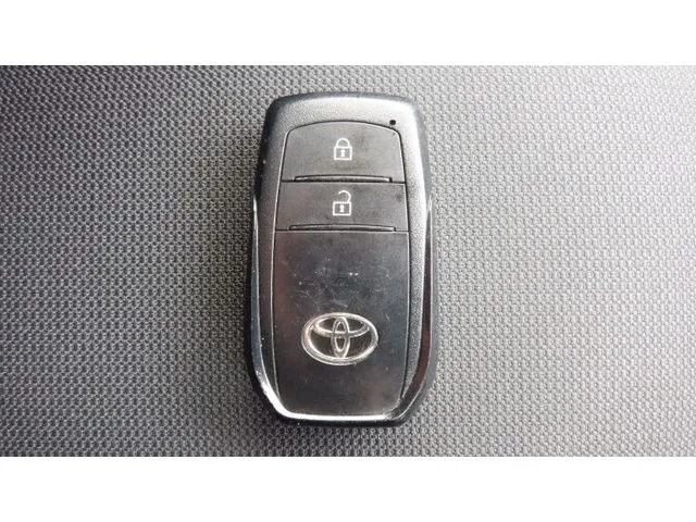 カローラ ツーリング ハイブリッド(トヨタ)の車両写真