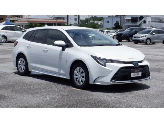 カローラ ツーリング ハイブリッド(トヨタ)の車両写真