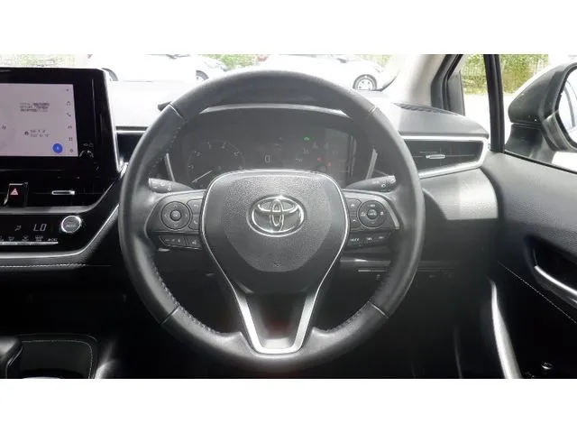 カローラ ツーリング ハイブリッド(トヨタ)の車両写真