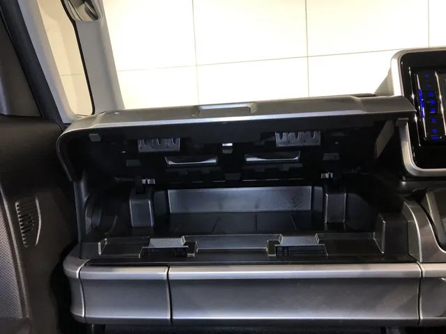 スペーシア　ギア（スズキ）の車両写真