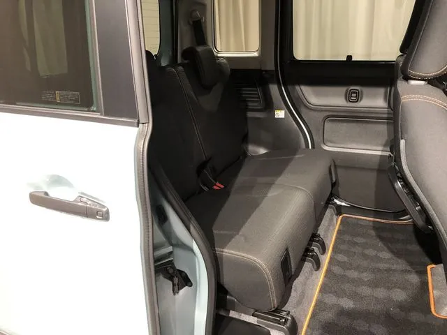 スペーシア　ギア（スズキ）の車両写真