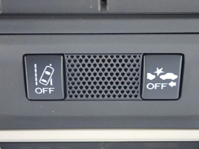 インプレッサスポーツ 4WD(スバル)の車両写真