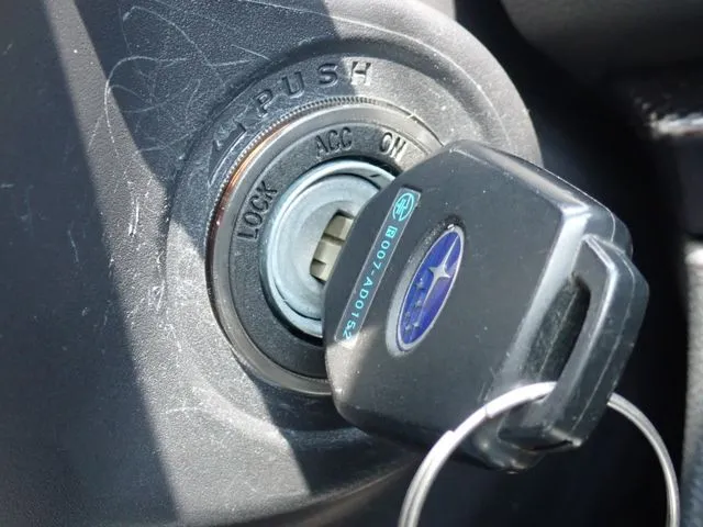 インプレッサスポーツ 4WD(スバル)の車両写真