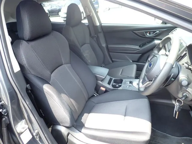 インプレッサスポーツ 4WD(スバル)の車両写真