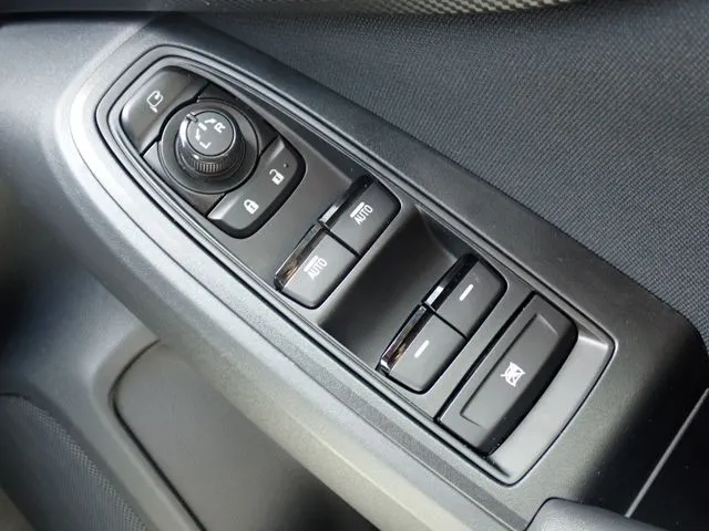 インプレッサスポーツ 4WD(スバル)の車両写真