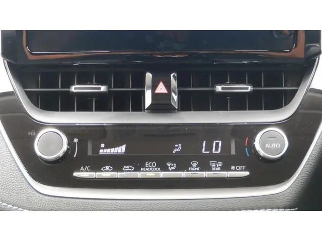 トヨタ　カローラ　ツーリング　ハイブリッド