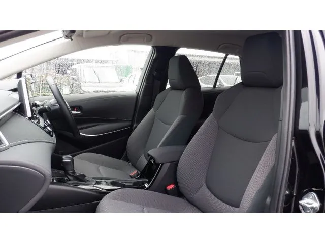 トヨタ　カローラ　ツーリング　ハイブリッド