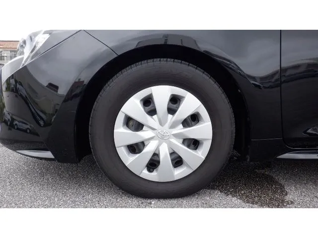 トヨタ　カローラ　ツーリング　ハイブリッド