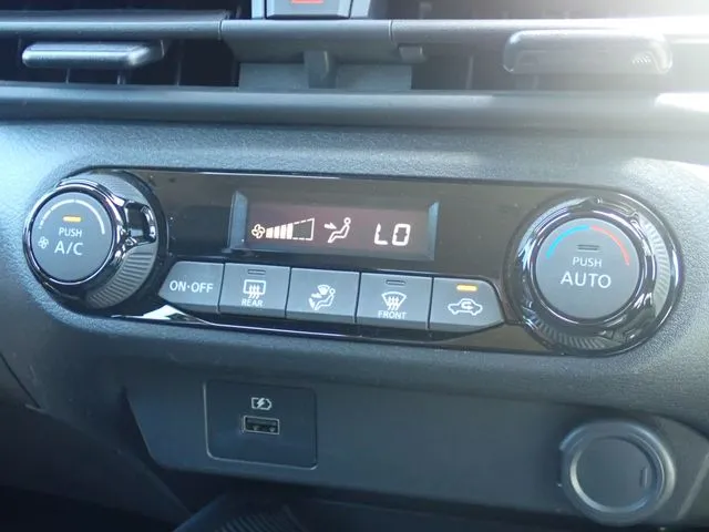 ニッサン　ノート