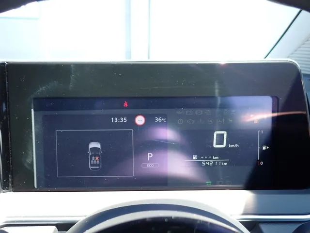 ニッサン　ノート