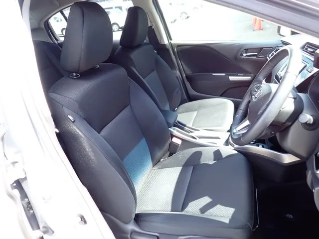 ホンダ　グレイス　ハイブリッド