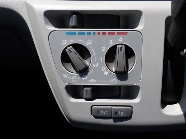 ミラ　イース（ダイハツ）の車両写真