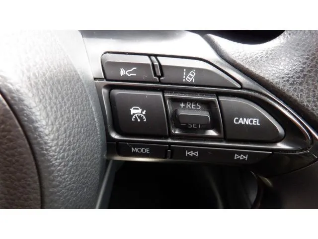 ヤリス ハイブリッド(トヨタ)の車両写真