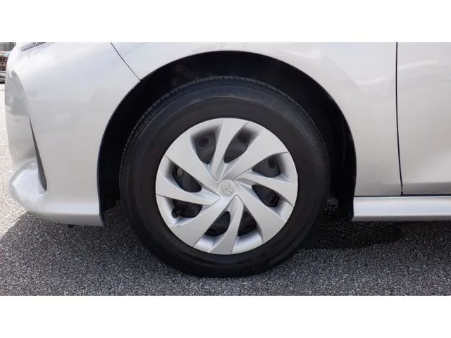 ヤリス ハイブリッド(トヨタ)の車両写真