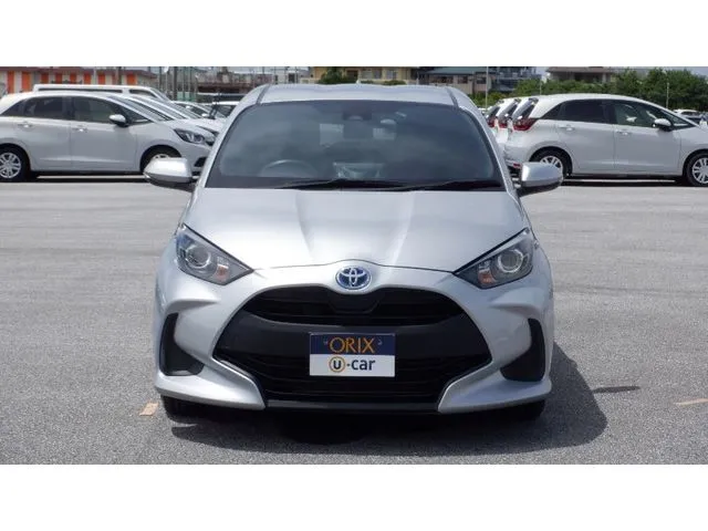 ヤリス ハイブリッド(トヨタ)の車両写真