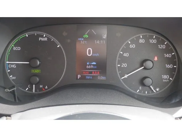 ヤリス ハイブリッド(トヨタ)の車両写真