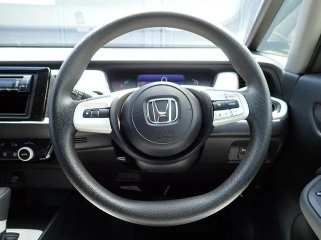 フィット　ｅ：ＨＥＶ（ホンダ）の車両写真