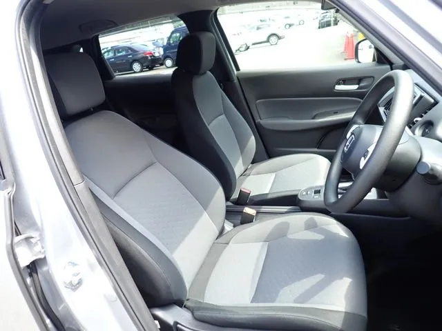 フィット　ｅ：ＨＥＶ（ホンダ）の車両写真