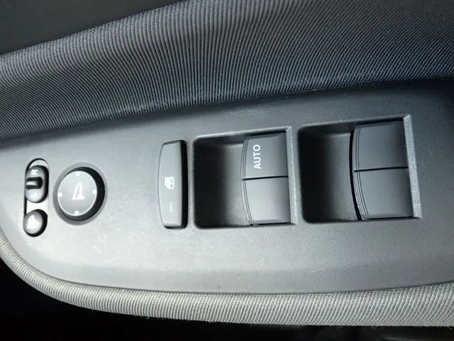 フィット　ｅ：ＨＥＶ（ホンダ）の車両写真