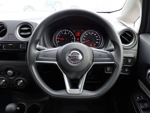 ノート（ニッサン）の車両写真