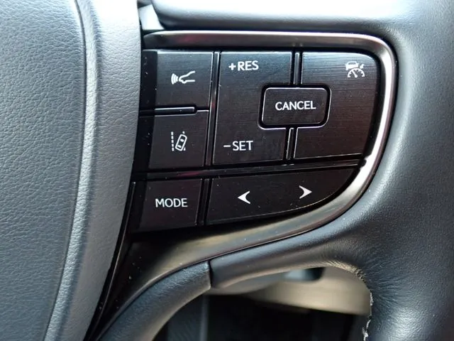 レクサス　ＥＳ３００ｈ（トヨタ）の車両写真