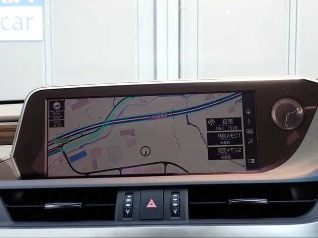 レクサス　ＥＳ３００ｈ（トヨタ）の車両写真