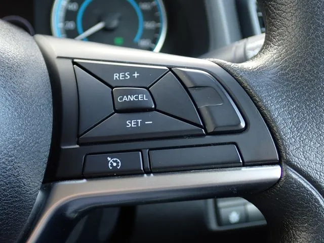 ニッサン　リーフ