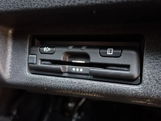 ニッサン　リーフ