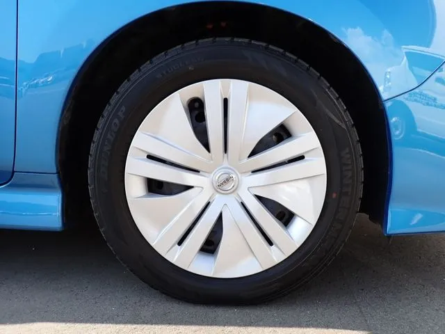 ニッサン　リーフ