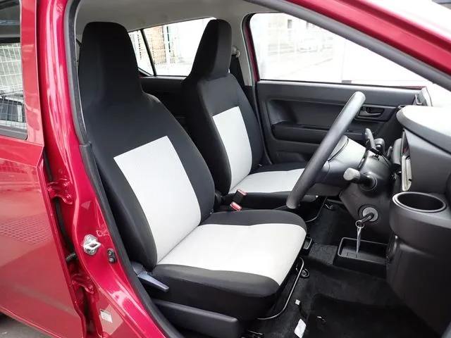 ダイハツ　ミラ　イース