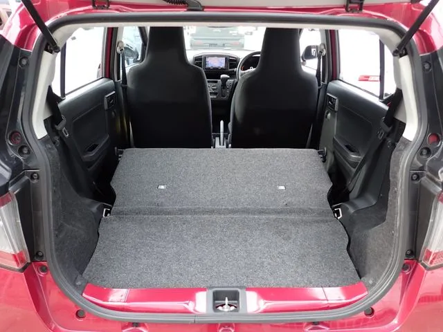 ダイハツ　ミラ　イース