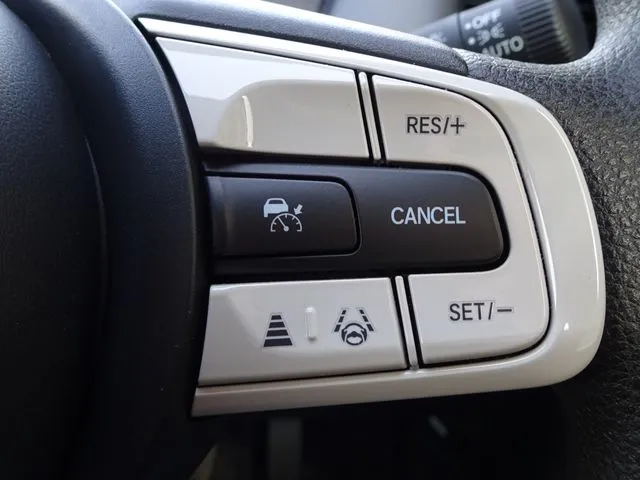 フィット　ｅ：ＨＥＶ（ホンダ）の車両写真