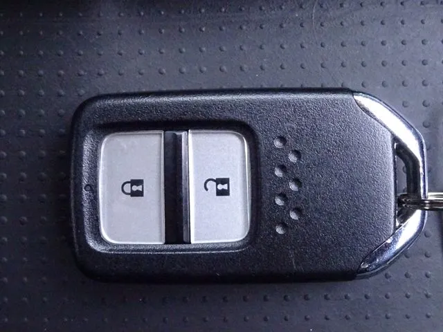 フィット　ｅ：ＨＥＶ（ホンダ）の車両写真