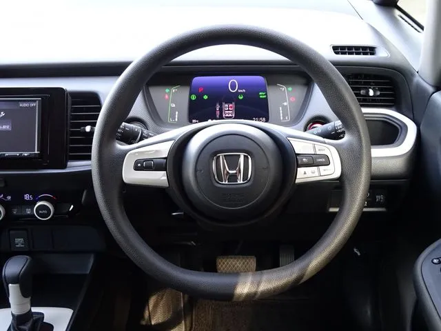 フィット　ｅ：ＨＥＶ（ホンダ）の車両写真