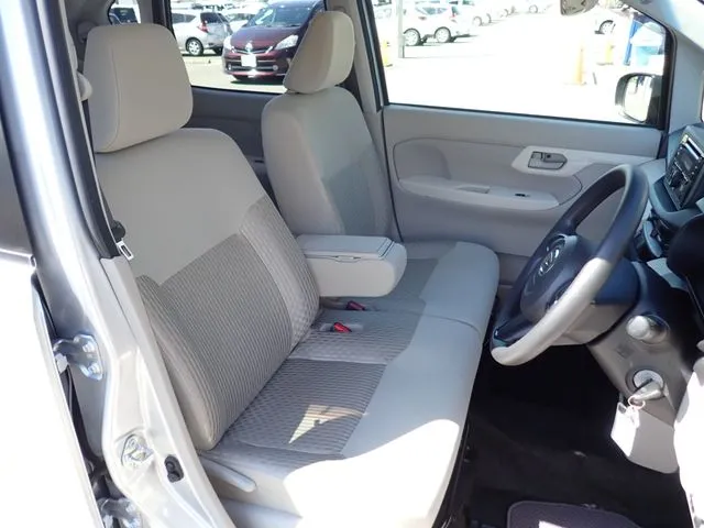 ムーヴ（ダイハツ）の車両写真