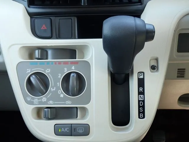 ムーヴ（ダイハツ）の車両写真