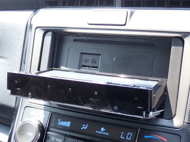 トヨタ　カローラアクシオ　ハイブリッド